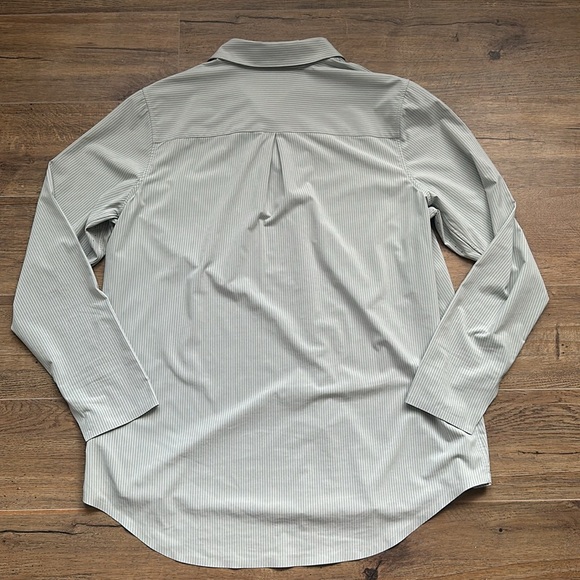 Athleta Urbanite Button Down Top #366N - Picture 4 of 5